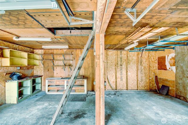 1135 E Orange Avenue, Burlington, WA 98233