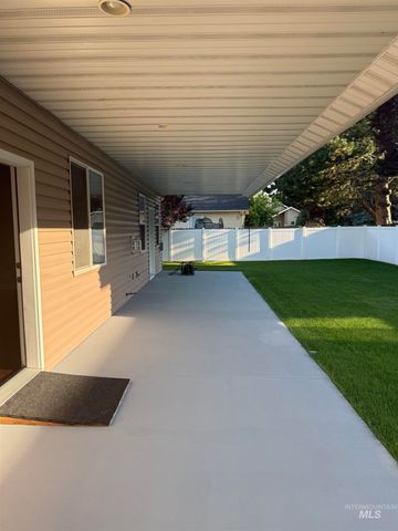 2132 Candleridge Dr., Twin Falls, ID 83301