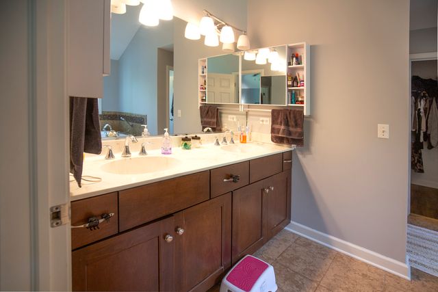 3S241 Williams Road, Warrenville, IL 60555