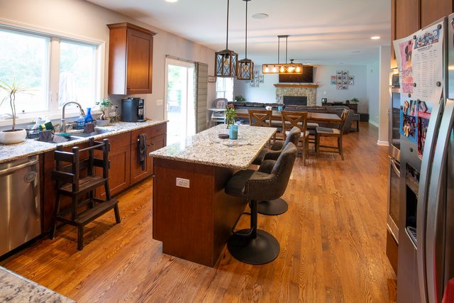 3S241 Williams Road, Warrenville, IL 60555