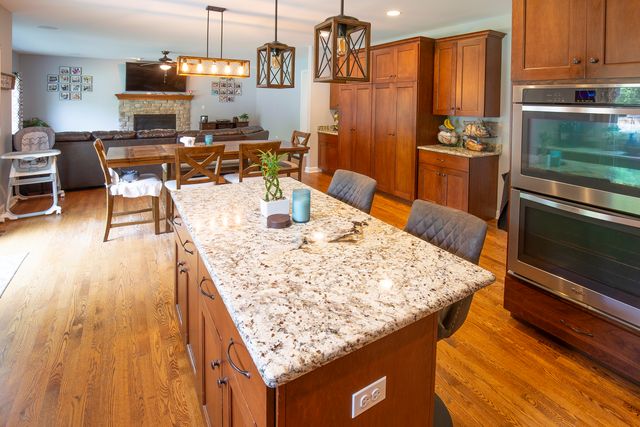 3S241 Williams Road, Warrenville, IL 60555