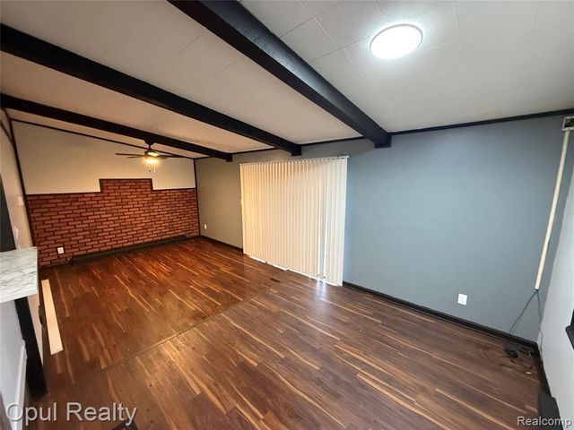 2084 New York Avenue, Lincoln Park, MI 48146