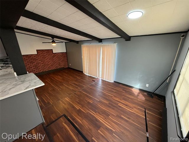 2084 New York Avenue, Lincoln Park, MI 48146