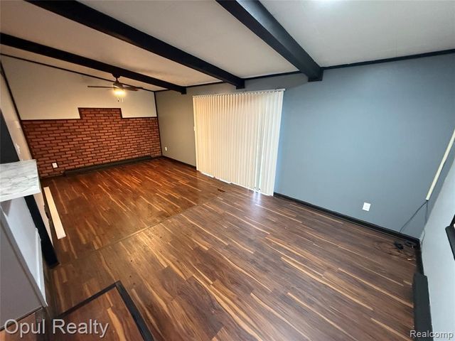 2084 New York Avenue, Lincoln Park, MI 48146