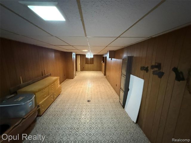 2084 New York Avenue, Lincoln Park, MI 48146