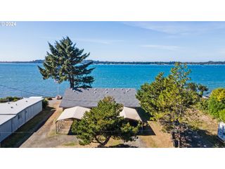 64744 WYGANT Rd, Coos Bay, OR 97420