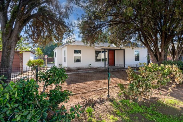 317 W Alluvial, Pinedale, CA 93650