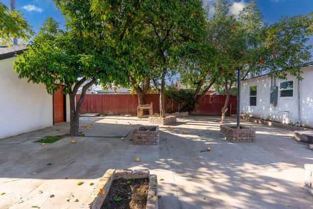 317 W Alluvial, Pinedale, CA 93650