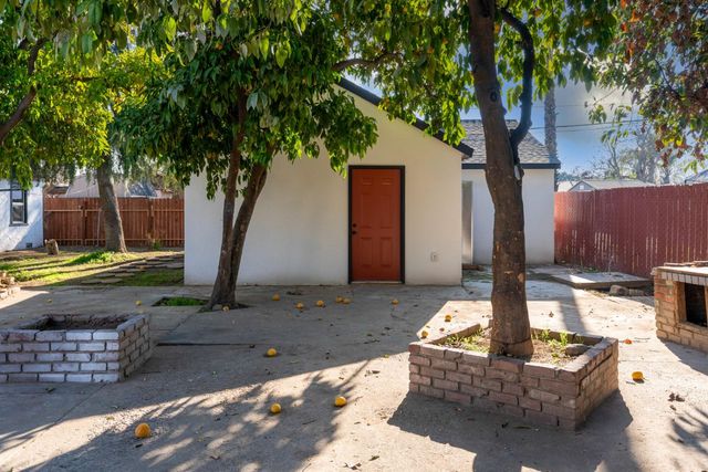 317 W Alluvial, Pinedale, CA 93650