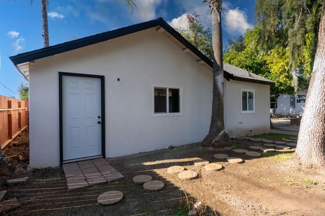 317 W Alluvial, Pinedale, CA 93650