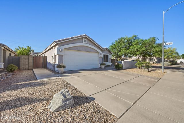 3819 W CHAMA Drive, Glendale, AZ 85310
