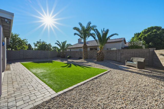 3819 W CHAMA Drive, Glendale, AZ 85310