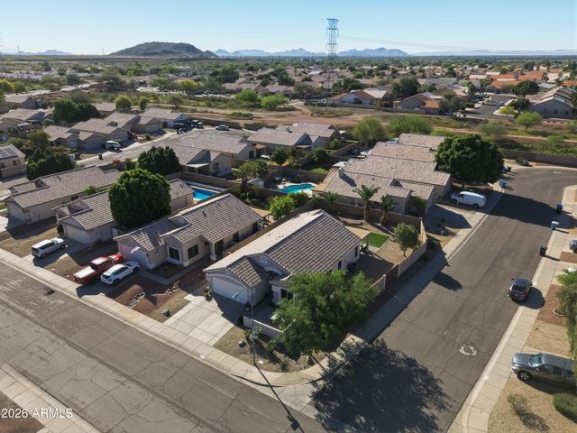 3819 W CHAMA Drive, Glendale, AZ 85310