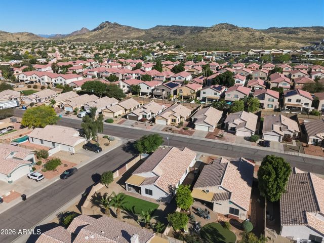 3819 W CHAMA Drive, Glendale, AZ 85310