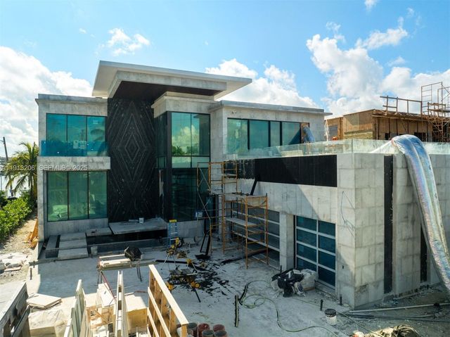 600 88th St, Surfside, FL 33154