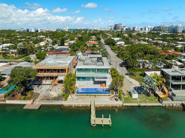 600 88th St, Surfside, FL 33154