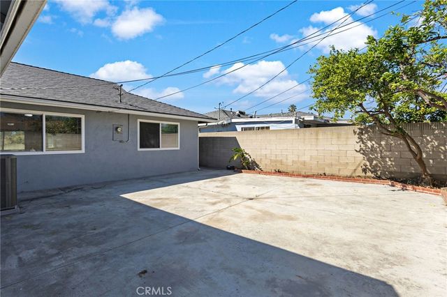 1229 S Arapaho Drive, Santa Ana, CA 92704