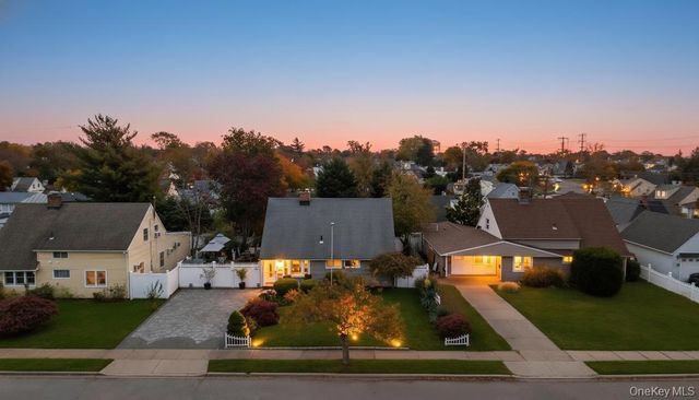 101 Constellation Road, Levittown, NY 11756