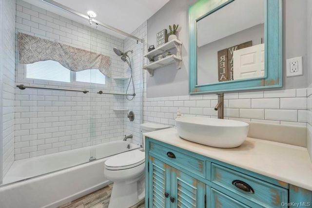 101 Constellation Road, Levittown, NY 11756