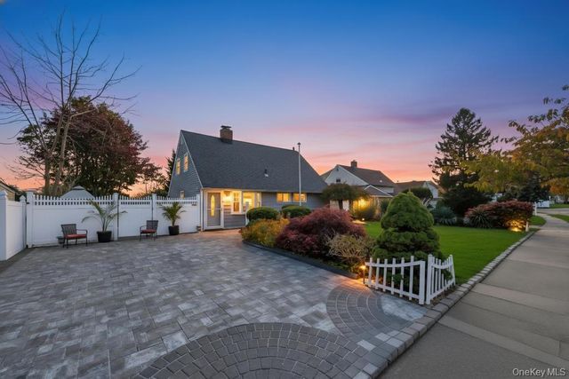 101 Constellation Road, Levittown, NY 11756