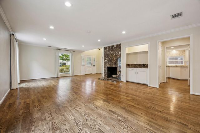 4119 Amherst Street, West University Place, TX 77005
