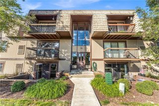 9660 Cove Drive F13, North Royalton, OH 44133