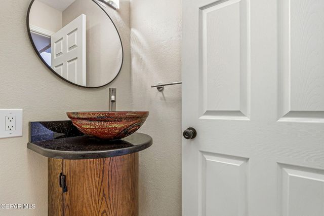 228 CASAS BELLA Lane, Santa Teresa, NM 88008