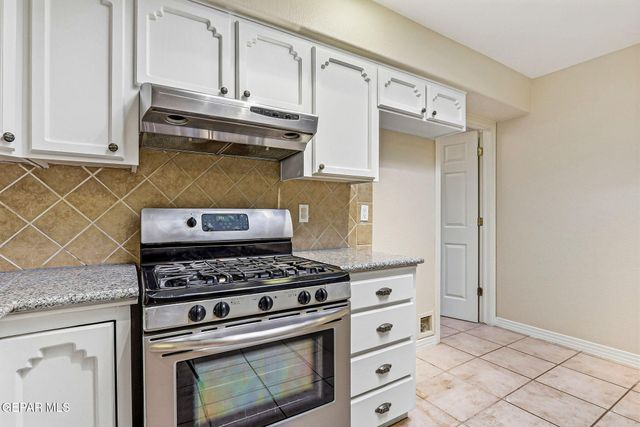 228 CASAS BELLA Lane, Santa Teresa, NM 88008