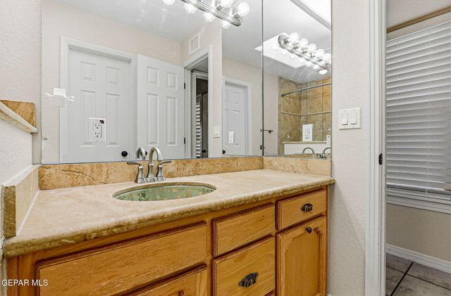 228 CASAS BELLA Lane, Santa Teresa, NM 88008