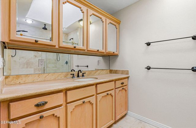 228 CASAS BELLA Lane, Santa Teresa, NM 88008