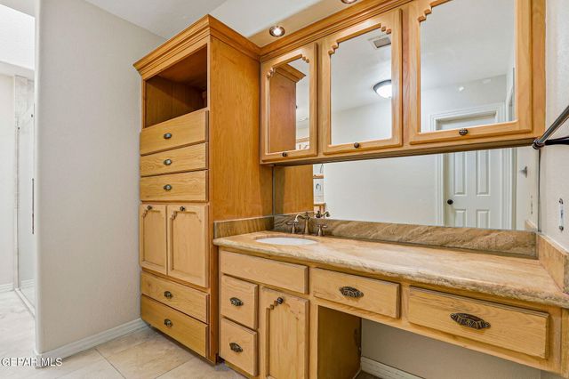 228 CASAS BELLA Lane, Santa Teresa, NM 88008