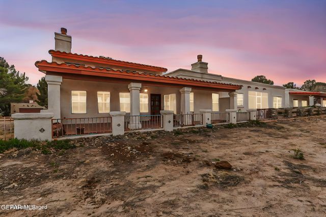 228 CASAS BELLA Lane, Santa Teresa, NM 88008