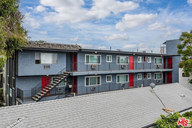 5912 Willoughby Avenue, Los Angeles, CA 90038