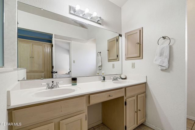 4348 LOMA HERMOSA Drive, El Paso, TX 79934