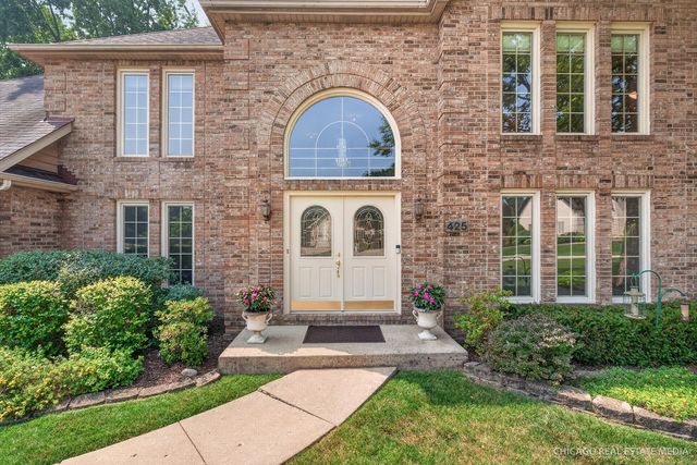 425 Brentwood Court, Roselle, IL 60172
