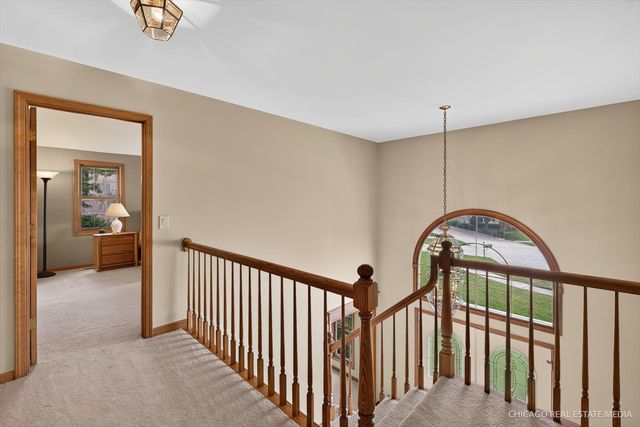 425 Brentwood Court, Roselle, IL 60172