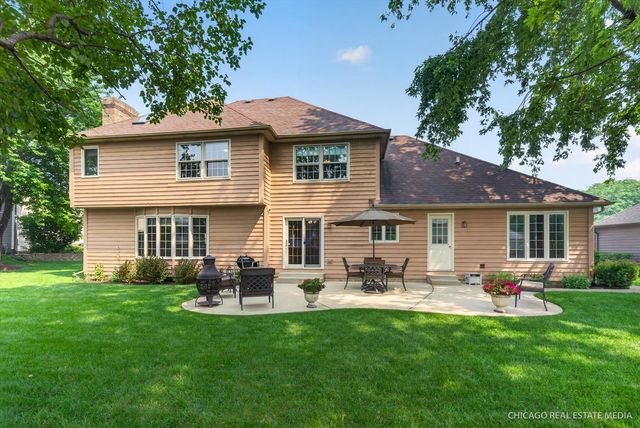 425 Brentwood Court, Roselle, IL 60172