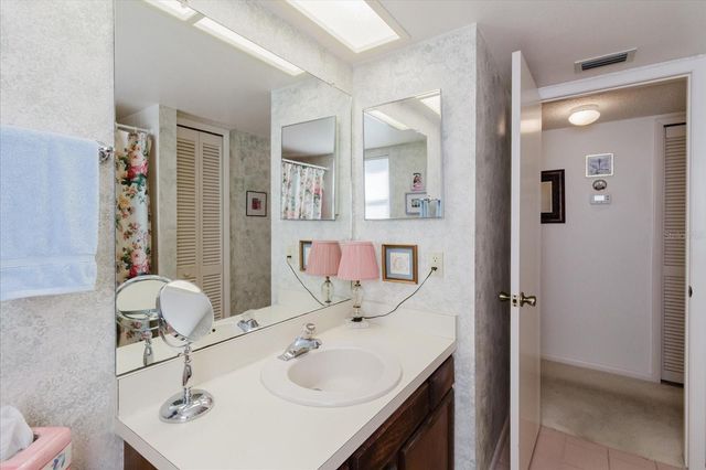 1201 HAMMOCK PINE BOULEVARD 1201, Clearwater, FL 33761