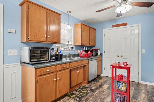 2022 Gardendale Dr, Murfreesboro, TN 37130