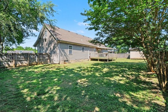 2022 Gardendale Dr, Murfreesboro, TN 37130