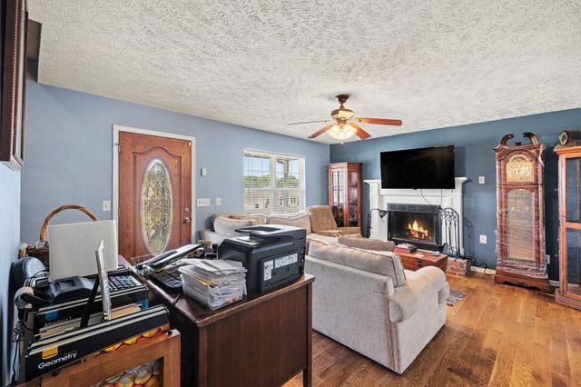 2022 Gardendale Dr, Murfreesboro, TN 37130