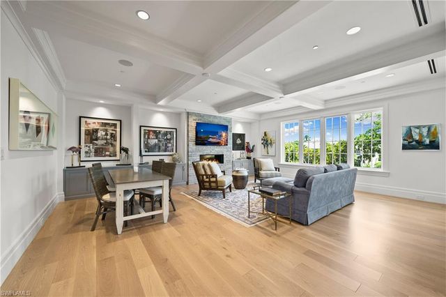 745 12th AVE S # 103, Naples, FL 34102