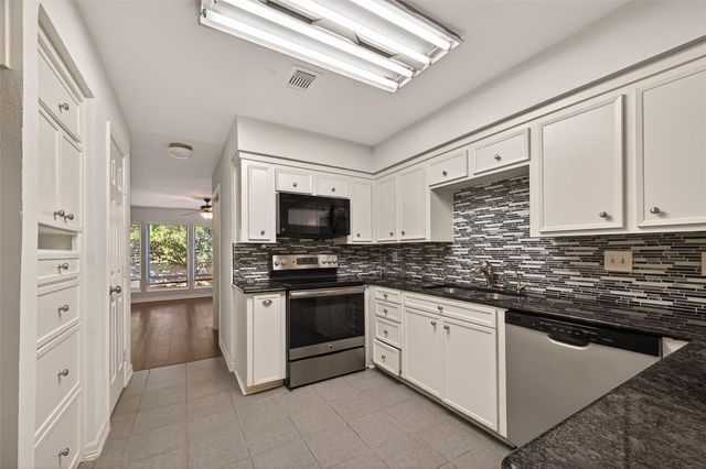 7655 S Braeswood Boulevard 47, Houston, TX 77071