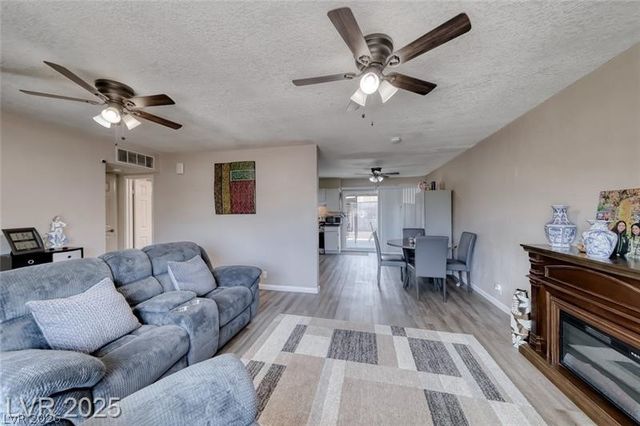 861 East Hacienda Avenue, Las Vegas, NV 89119