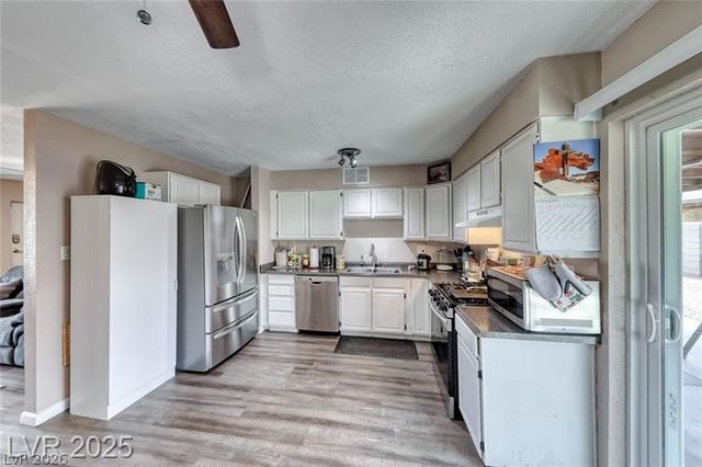 861 East Hacienda Avenue, Las Vegas, NV 89119