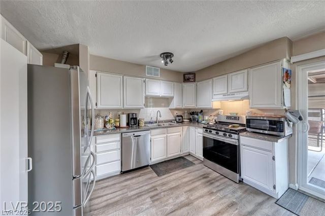 861 East Hacienda Avenue, Las Vegas, NV 89119