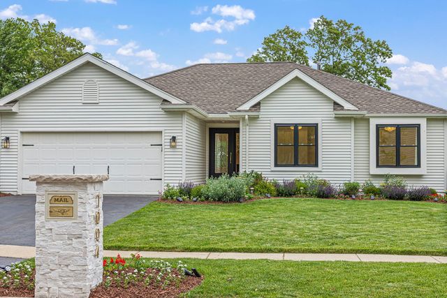 1004 Golden Avenue, Woodstock, IL 60098
