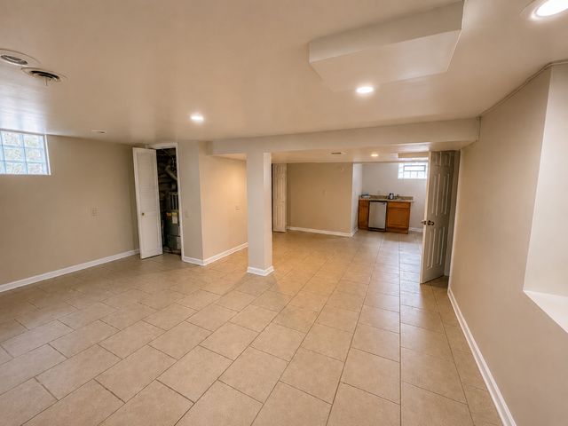 8124 S Wabash Avenue, Chicago, IL 60619