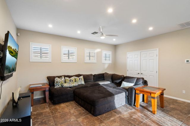 3729 E Robin Lane, Phoenix, AZ 85050