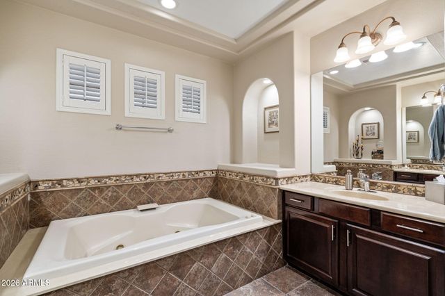 3729 E Robin Lane, Phoenix, AZ 85050